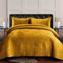 Tribeca Living Lugano Oversized Velvet Quilt Set - All Season, Extra Large, 3 Piece Queen Size Comforter Set with 2 Pillow Shams in Gold Honeycomb Pattern 260GSM