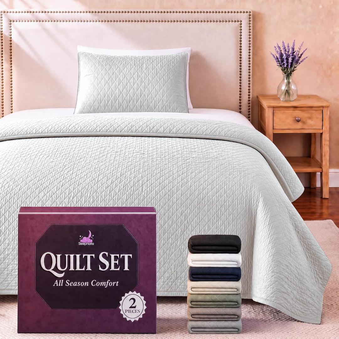 Twin Quilt Bedding Set - Cloud Soft All-Season Bedspread 2 PC w/Sham, Bed Quilt Twin Size Coverlet - Oversized, Light Weight, Ultra Durable, Easy Care - 68 x 86 in (White)