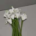 20Pcs PU Calla Lily Artificial Flowers Indoor Fake White Flowers Artificial Realistic Fake Flowers for Wedding Bouquet Home Decoration Faux DIY Party Living Room Bed Room Kitchen (White)