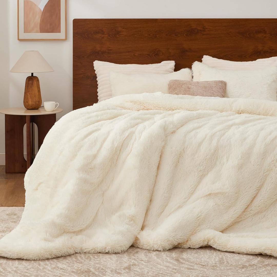 BEDELITE White Fluffy Comforter Set Queen Size, Fuzzy Faux Fur Comforter Bedding Set, Ultra Soft and Warm Winter Shaggy Bed Set (1 Comforter & 2 Pillowcases) as Gifts for Women