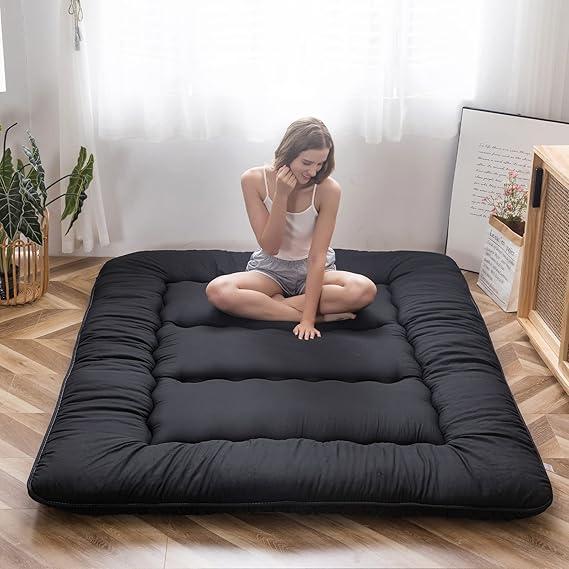 MAXYOYO Japanese Floor Mattress Futon Mattress, 4" Thicken Tatami Mat Sleeping Pad Foldable Roll Up Mat Boys Girls Dormitory Pad Kids Floor Lounger Pillow Bed, Black, Twin Size