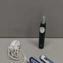 Oral-B Rechargeable Electric Toothbrush, iO2 Starter Kit, 3 Cleaning Modes, Automatic Pressure Sensor to Protect Gums, 2 Brush Heads, Forest Green