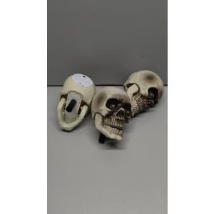 CUNHUYSmall Skulls Halloween Decor, 5 Inch Plastic Fake Skeletons, Mini Skulls for Crafts Outdoor Halloween Decorations, Realistic Miniature Human Skull Heads 3pcs