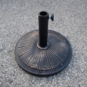Oakland Living Antique Bronze 28 lb Round Plastic and Concrete Patio Umbrella Base