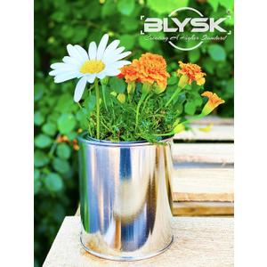 Empty Metal Quart Cans with lids (2)
