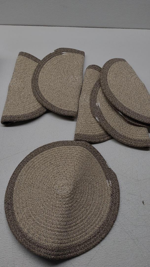 6pcs Round Braided Placemats 14" Non-Slip Round Table Mats for Dining Tables Washable Heat Insulation Woven Placemats Indoor Outdoor for Family Holiday Dinner, Brown