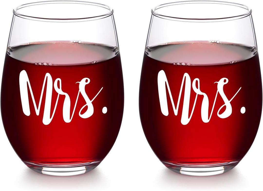 Futtumy 17 Oz Mrs and Mrs Wine Glass Set of 2, Lesbian Gifts, Engagement Gifts for Couples, Gifts for Newly Engaged Couples Her Wife Girlfriend, Lesbian Gifts for Birthday Anniversary Valentine's Day