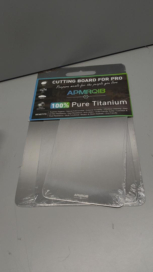 Titanium Cutting Board Set of 3,100% Pure Titanium Cutting Boards for Kitchen, Double Sided Non Toxic Cutting Board, Ideal Charcuterie & Chopping for Meat, Hygiene Durable Dishwasher （3 Pack)