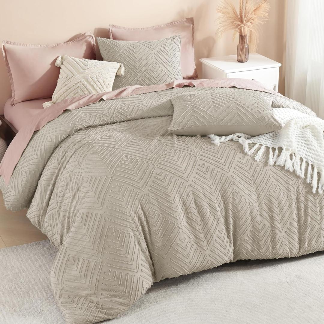 Litanika Oatmeal Queen Comforter Set, 3 Pieces Tufted Boho Farmhouse Bedding Comforter Sets, Lightweight Fluffy Comforter Bed Set for All Season (90x90In Comforter and 2 Pillowcases)