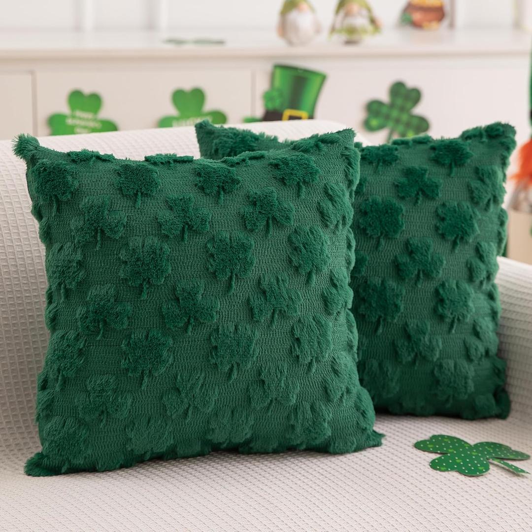 2 x St Patricks Day Pillow Covers 18x18 inch Set of 2 Green Lucky Shamrock Soft Plush Throw Pillows St Patricks Day Decorations for Bedroom Sofa Home Decor