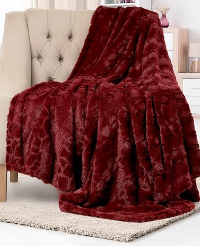 Everlasting Comfort Soft & Comfortable Red Faux Fur Throw Blanket for Couch - (50"x65") Minky & Fluffy Fall Blankets & Throws, Plush Fuzzy Cover for Bed, Sofa & Living Room - Cozy Home Decor