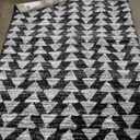 JONATHAN Y Aisha Moroccan Triangle Geometric Black/Cream Indoor Area Rug, 5x8, Contemporary, Modern, Easy-Cleaning for Living Room, Bedroom, Kitchen, Pet Friendly, Non-Shedding (MOH206C-5) (5'3" x 7'7" (Rectangular))