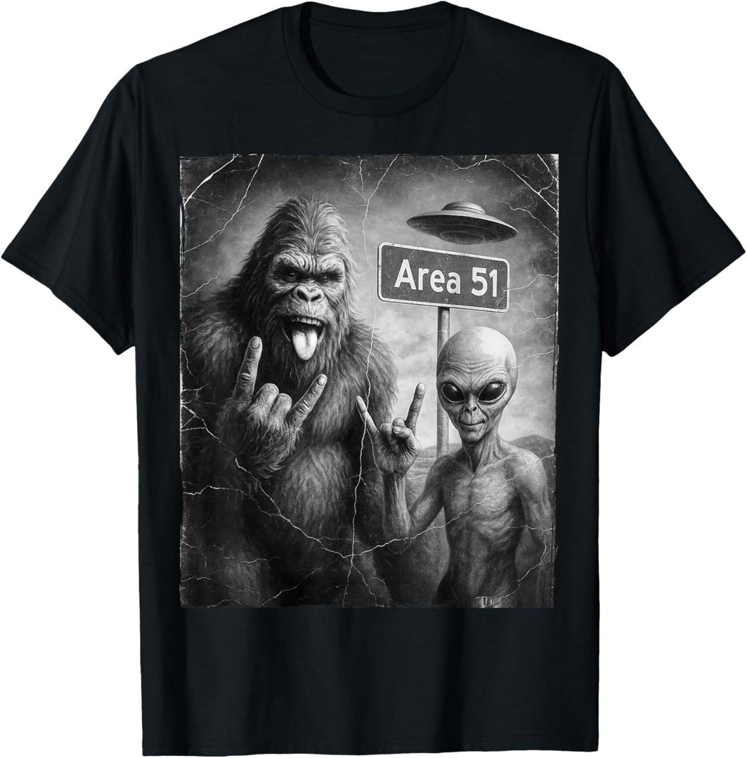 UFO & Rock On Area 51, Bigfoot and Alien Vintage Sasquatch T-Shirt (Black, L)
