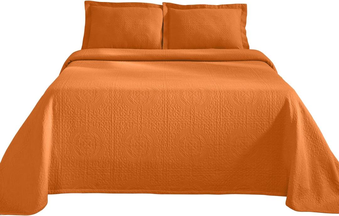 Superior Cotton Fleur De Lis Bedspread Set, Warm Blankets, All-Season Bedding, Bedroom Decor, Decorative Boho Medallion Coverlet, Includes 1 Bedspread, 2 Pillow Shams, Queen, Mandarin