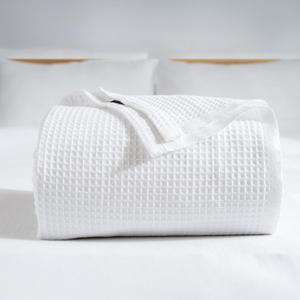 RAYME TEKSTIL - 100% Turkish Cotton Waffle Blanket Cal King - Cozy, Airy, Lightweight Summer Throw Blankets - Made in Turkiye, (White Blanket, California King Size 90" x 125" inch)