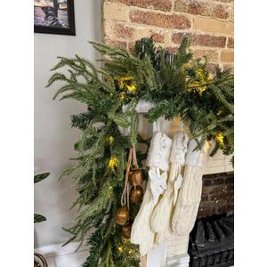 Prelit Christmas Garland 9ft with 50 LED Lights, Battery Opreated Christmas Decor Timer for Mantle Staircase Indoor and Outdoor Prelight Xmas Garland