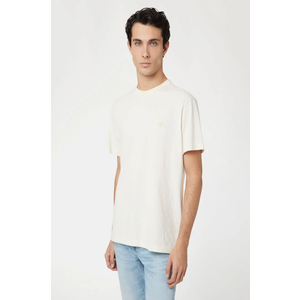 Men's short-sleeved T-shirt with a regular fit and hip length. Solid-tone design with a checkered texture and a Guess triangular appliqué on the upper left corner. With a round neckline.S