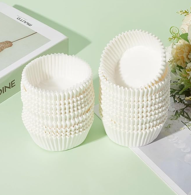 CREATCABIN 500pcs White Cupcake Liners No Smell Baking Mold Paper GreaseProof Muffin Liners Baking Cups for Cupcakes Nuts Pancakes Desserts Weddings Party Theme Activities Decor 2.8x1.2in
