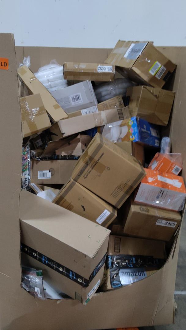 Pallet of mixed items