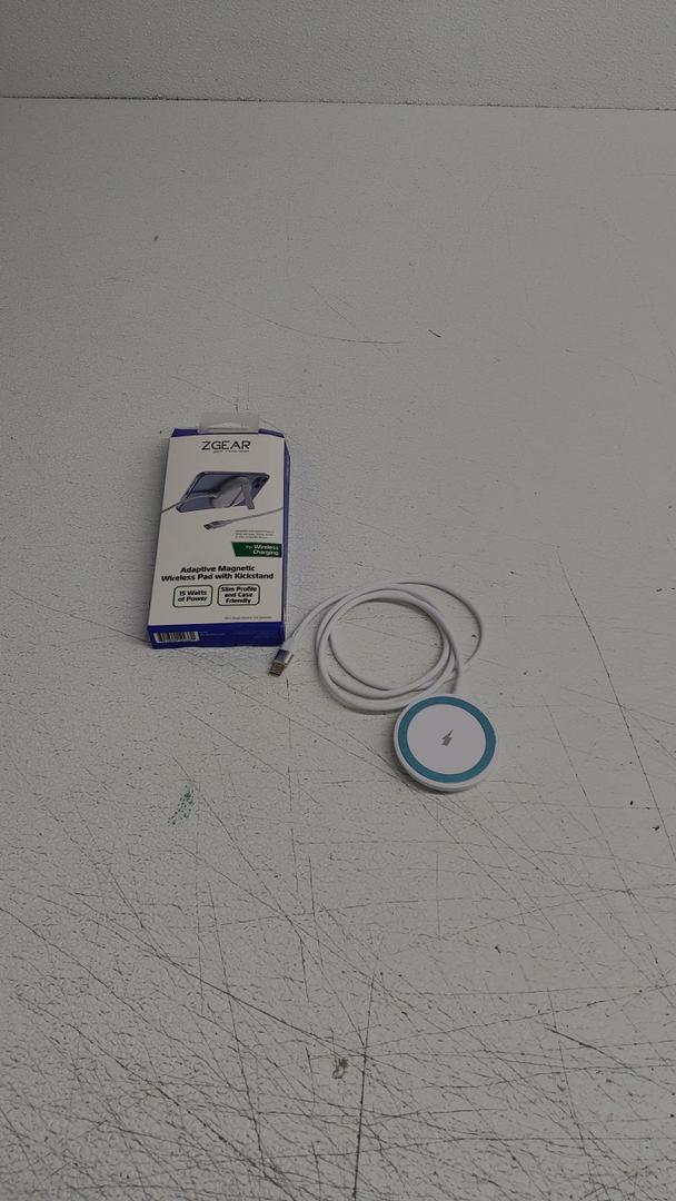 Adaptive Magnetic Wireless Pad With Kickstand