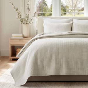 EverGrace 100% Cotton Quilt King Size, Pre-Washed Modern Grid Stitch Lightweight Bedspread Coverlet for All Season, Oversized 3-Piece Bedding Set with 2 Pillow Shams, Birch | Modern Grid Stitch, 100% Cotton, Pre Washed, Oeko-Tex Certified, Oversized, Lightweight, King/Cal King