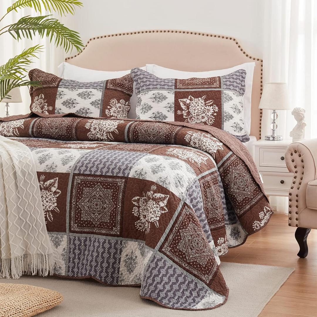 King Size Quilt Set 3 Pieces Lightweight Reversible Bedspread-98''x106'' Soft Patchwork Border Floral Coverlet Luxurious Warm Microfiber Bed Cover All Season Brown Bedding Set(1 Quilt,2 Pillow Shams)