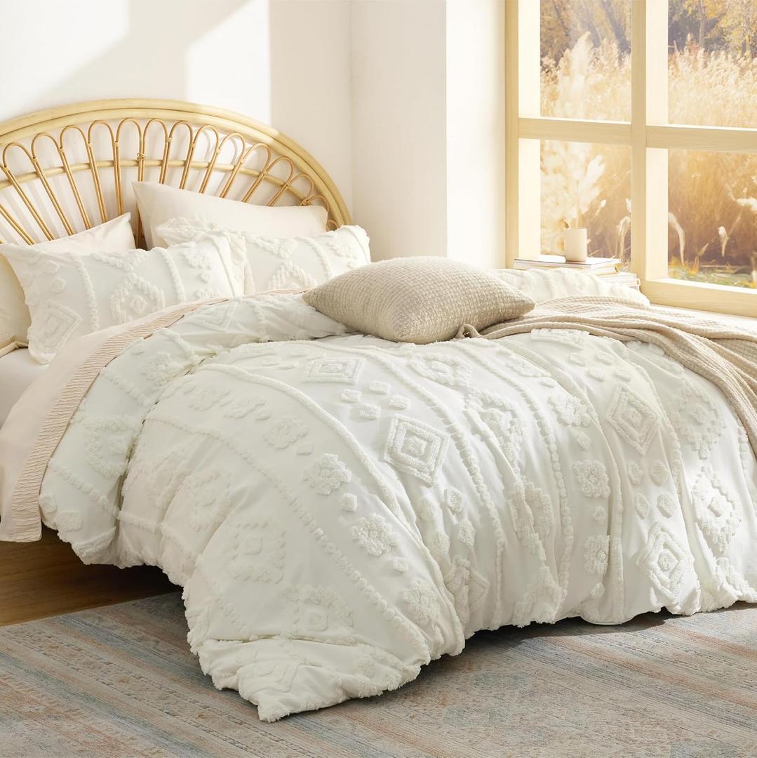 Bedsure Boho Tufted White Comforter Set Queen Size, GentleSoft 3 Pieces Boho Farmhouse Decor Bedding, Exquisite Shabby Chic Bedding for All Seasons, 1 Bed Comforter, 2 Pillow Shams, 90x90 Inches