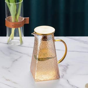 Creative Borosilicate Glass Carafe with Lid and Handle Carafe Pitcher High Temperature Resistant Glass Beverage Pitcher Carafe Creative Carafe Pitcher for Loose Leaf Tea Teabags-X 1500ml