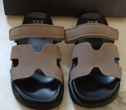 SM New York Moana, Color Taupe Size 8.5