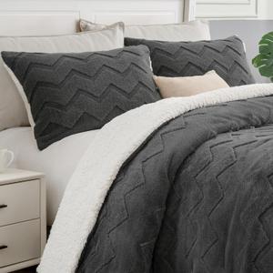 BEDELITE Fluffy Queen Comforter Set - Super Soft Sherpa Charcoal Comforter for Queen Size Bed, Luxury Warm Bedding Set for Winter, Fuzzy Bed Set 3 Pieces (1 Comforter, 2 Pillowcases)