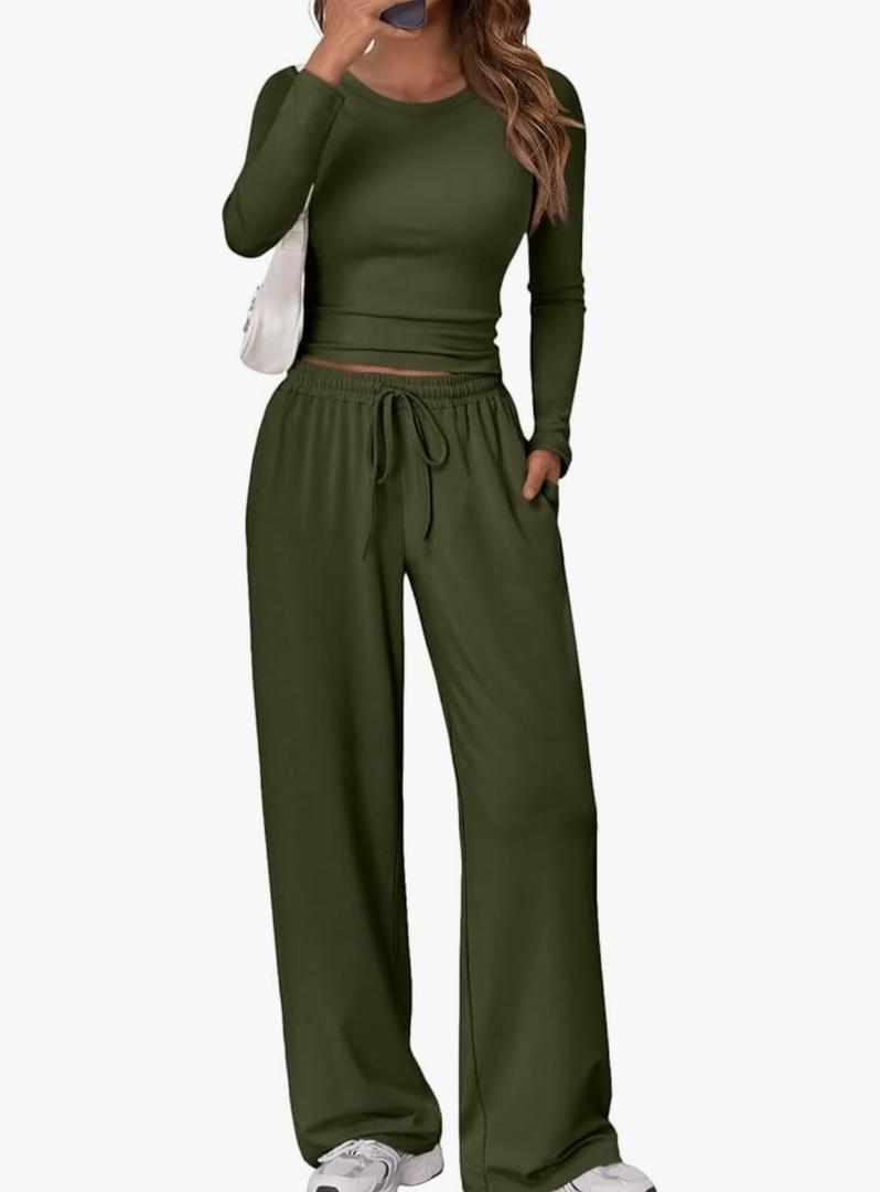 Trendy Queen Women's 2 Piece Matching Lounge Set Long Sleeve Side Ruching Top Wide Leg Drawstring Pants Set with Pockets, Large