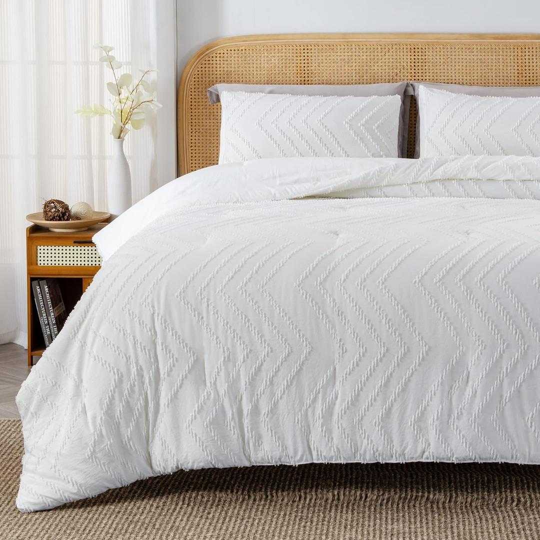 Litanika White King Comforter Set, 3 Pieces Lightweight Tufted Bedding Sets, Down Alternative Comforter Fluffy Bed Set Gift Choice (King (104"x90"))