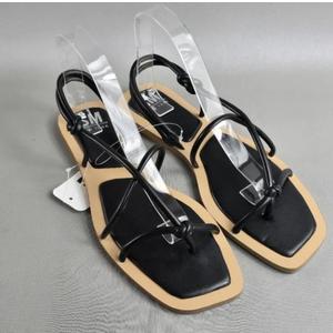 SM New York Women’s Molly Black Strappy Sandals, Size 8