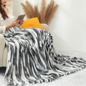KFUBUO Fuzzy Throw Blanket for Couch - Soft Cozy Plush Blanket, 3D Ribbed Black Gradient Queen Size, 90x90 Inches