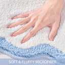Luxury Small Cute Bathroom Rugs, White Bath Mat W/Blue Scalloped Edge, Microfiber Aesthetic Trendy Funky Fun Preppy Rug, Extra Soft Bathroom Mat Non-Slip for Tub, Shower, Bath Room 16'' x 26''