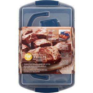 Wilton Perfect Results Non-Stick Oblong Cake Pan Set - Bake, Transport and Serve a Delicious Cakes, Brownies, Casseroles, 3-Piece, 13 x 9-Inch (Medium)