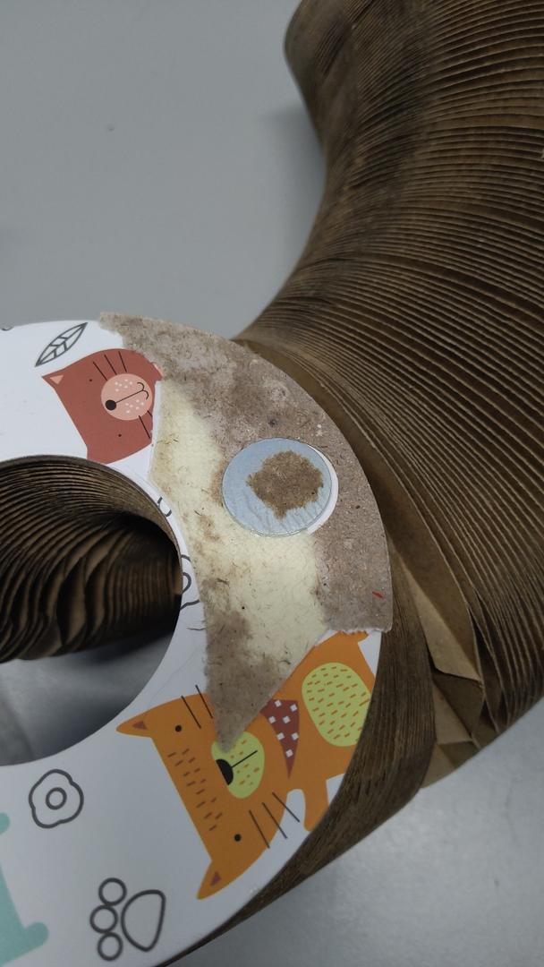 2 PCS Cat Scratcher Board with 6 Balls Cats Toy