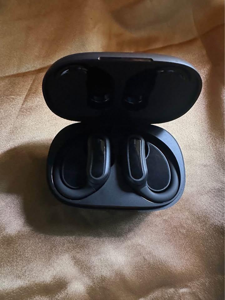 Bluetooth Headphones Wireless Earbuds, Bluetooth 5.3 Stereo Earphones, Noise Cancelling Mic, IPX7 Waterproof Ear Buds for Workout/Running Black.
