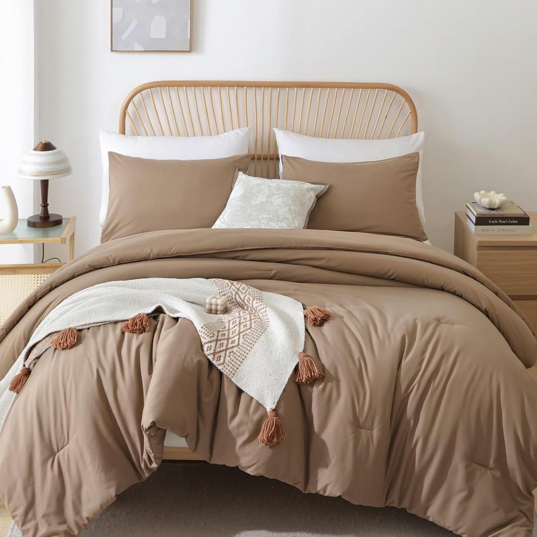 ROSGONIA Oversized King Comforter 128x120, 3pcs Super King Plus Comforter (1 Dark Khaki Comforter & 2 Pillowcases) Lightweight Oversized King Bedding Set Quilt