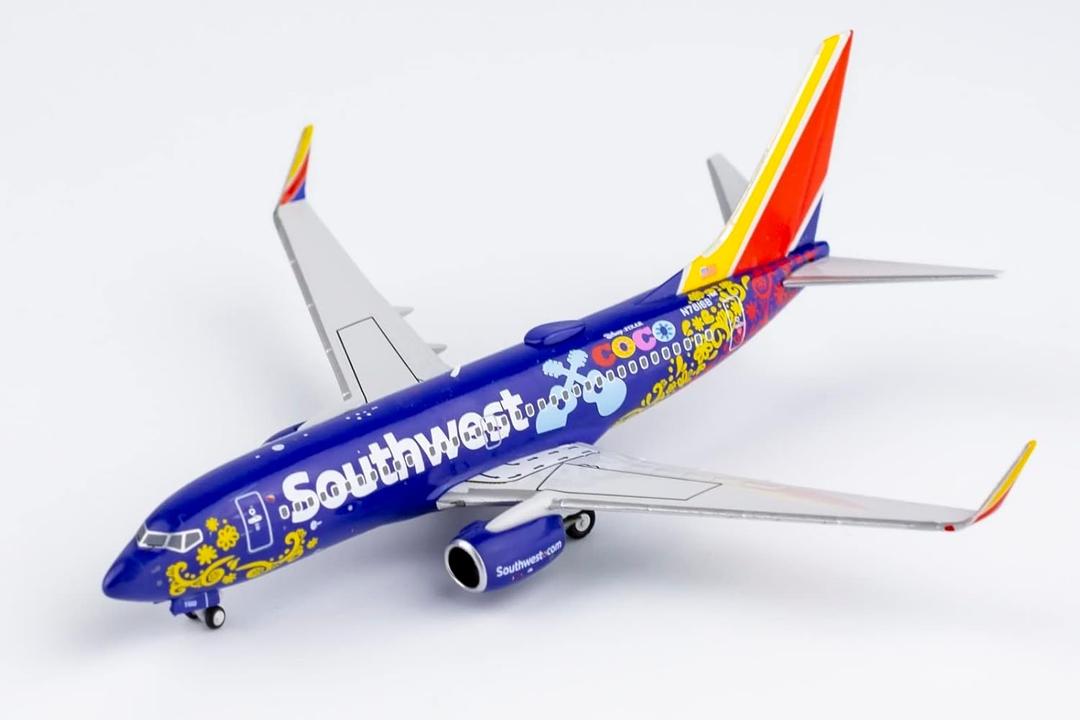 Limox 77031 Boeing 737-700/w Southwest Airlines Coco N7816B Scale 1/400