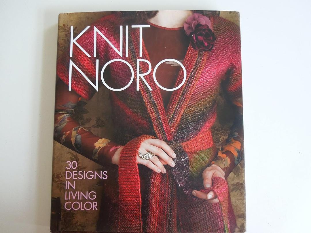 Knit Noro: 30 Designs in Living Color (Knit Noro Collection) Knit Noro: 30 Designs in Living Color (Knit Noro Collection)