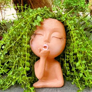Brown Resin Handcrafted Cute Flower Pot, Suitable for Indoor and Outdoor Use, with Drain Hole and Anti-Friction Pads