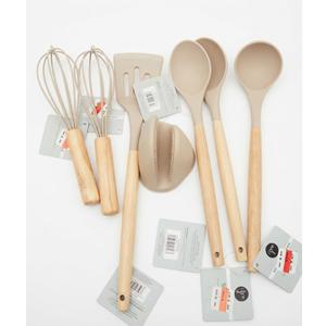 Assorted kitchen utensils 6 Pieces