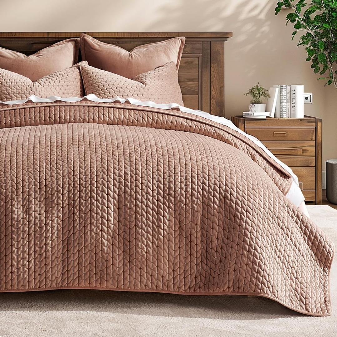 EverGrace Luxury Velvet Quilt Set King Size 3 Piece, Soft Cross-Stitch Velvet Comforter Set with Pillow Shams, Lightweight Coverlet Bedspread Bedding Set for All Seasons, Terracotta Clay