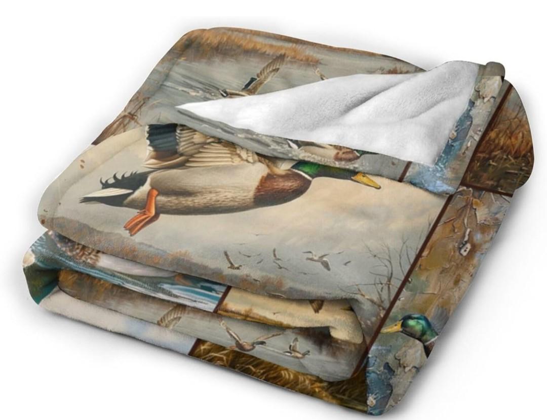 Duck Hunting Throw Blanket for Girls & Women - Funny Mallard Duck Decor, Cozy Flannel Soft Warm Plush Lightweight Bedding - 50"X40"