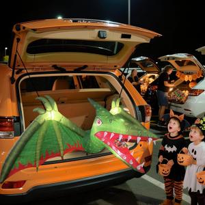 2025 Halloween Trunk or Treat Car Decorations, Pterosaur Theme Halloween Car Inflatable Decor, Built-in LED Lights & Candy Pocket for Outdoor Trunk Parties & Events