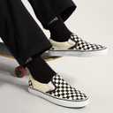 Vans Women's UA Classic Slip-On Sneakers (White) US Men 3.5/US Women 5