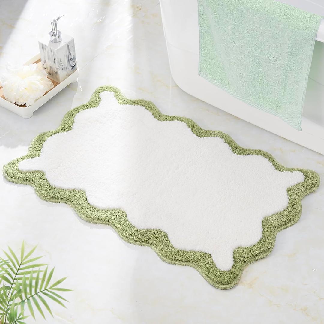 Luxury Cute Bathroom Rugs, White Bath Mat W/Green Scalloped Edge, Microfiber Aesthetic Trendy Funky Fun Preppy Rug, Extra Soft Bathroom Mat Non-Slip for Tub, Shower, and Bath Room 30'' x 20''