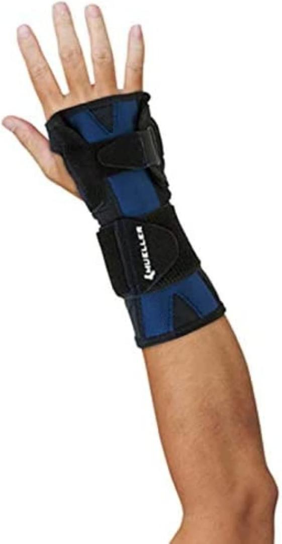 MUELLER Sports Medicine X-Stay Wrist Stabilizer, Wrist Pain Relief Support for Men and Women, Ideal for Carpal Tunnel, Tendinitis, Arthritis, Black (Small/Medium (Pack of 1))