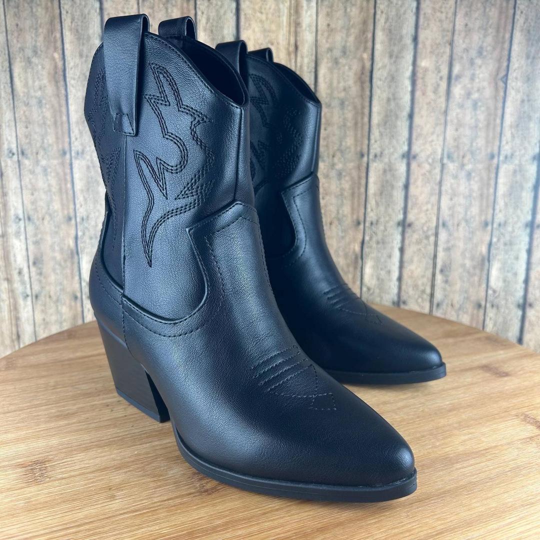 Soda Women's Shoes, Size 7.5